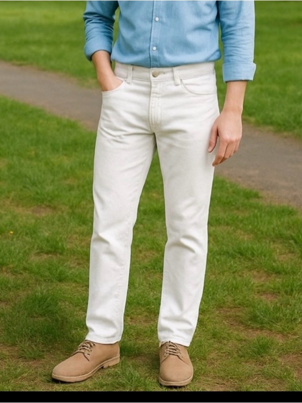 Amazon Essentials Men's Straight leg athletic cut White Jeans. Pristine sz 42/32